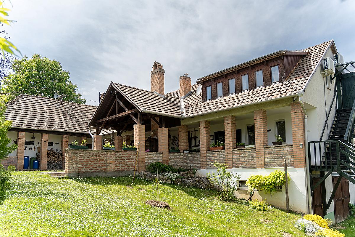 Molnár Porta - Falusi Fogadó