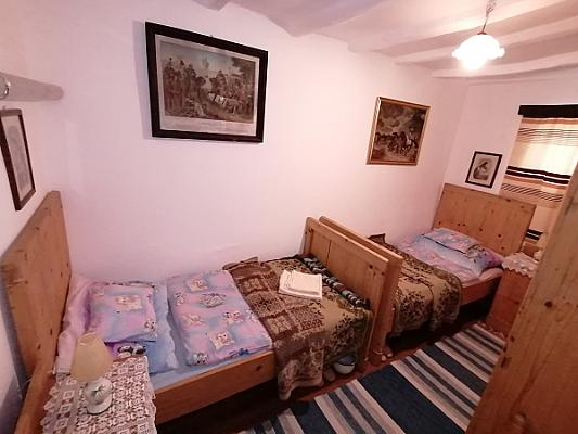 Tornácos Parasztház