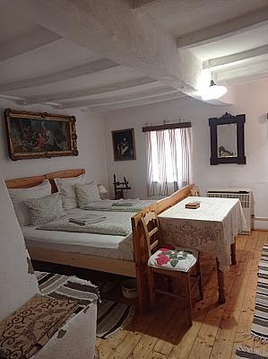 Tornácos Parasztház