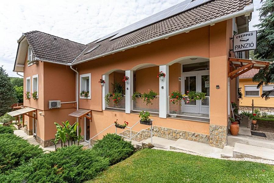 Cseppkő Panzió