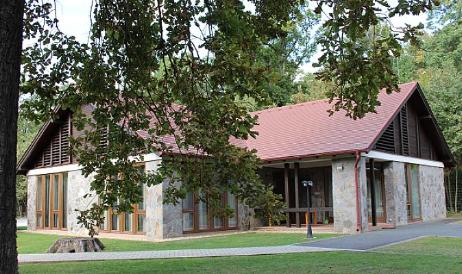 Káld-Hidegkúti Vadász, és Vendégház