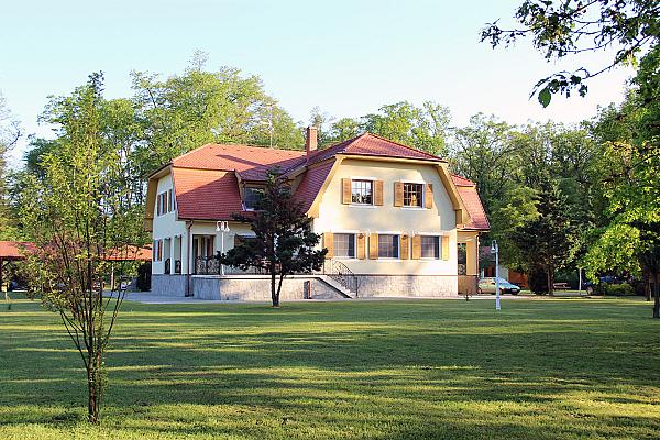 Káld-Hidegkúti Vadász, és Vendégház