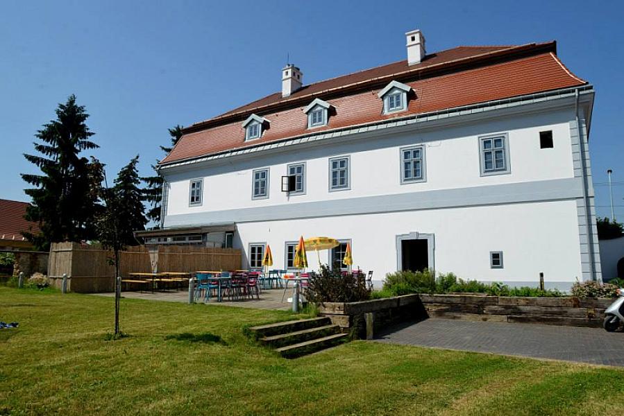 Bagolyvár Fogadó & Újfalusy Márton Panzió