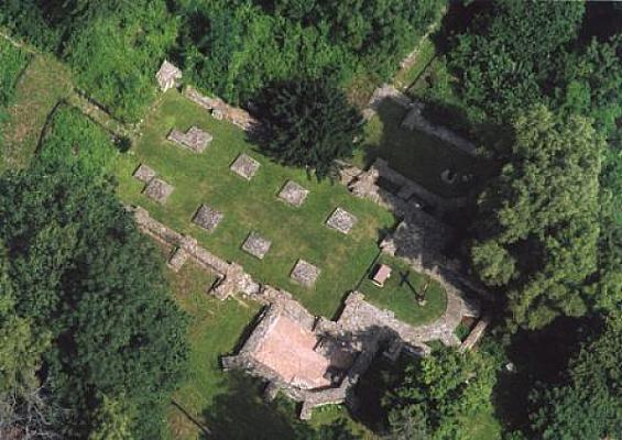 A budaszentlőrinci pálos kolostor romjai