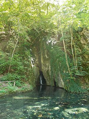 Szikla-forrás