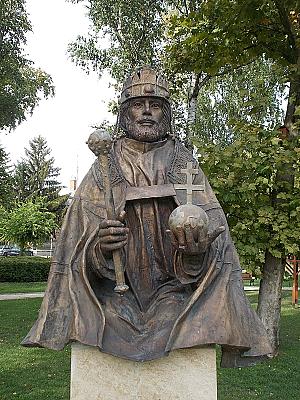 Szent István tér szobrai