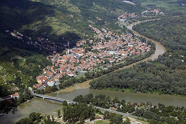 Tokaj családi kör: a Kopasz-hegy oldalán – Patkó-bánya – óváros – Finánc domb kilátó