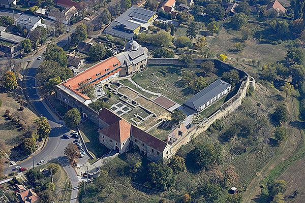 Pécsvárad körtúra: Rockenbauer Pál sírja – Legénysír – Szép Ilonka-kilátó – Büdös-kút