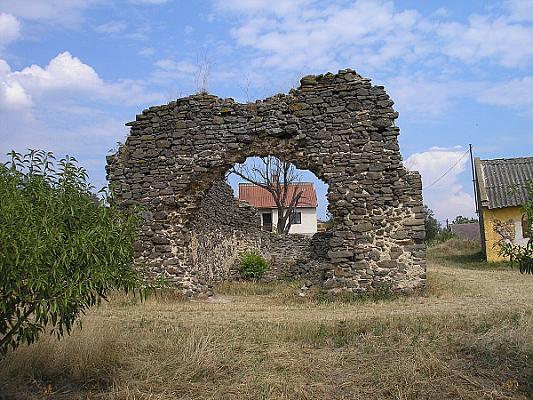 Töttöskáli templomrom