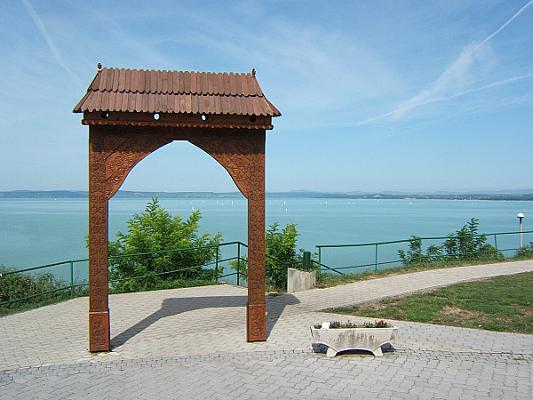 Balatonaliga – balatonvilágosi magaspart – Aranypart – Siófok