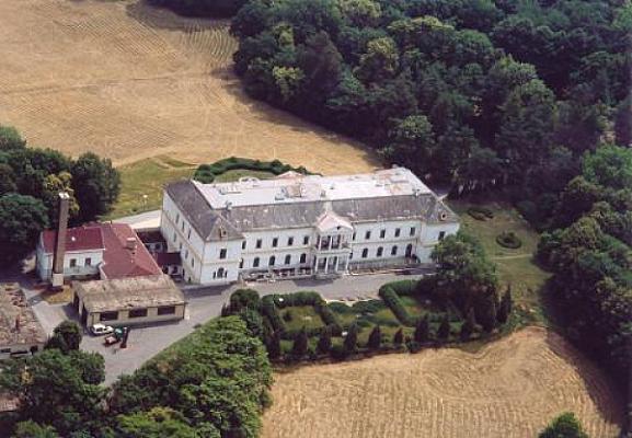 Erdődy-kastély (Doba)