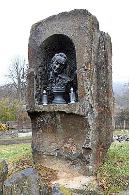 Szent-Györgyi Albert mellszobra