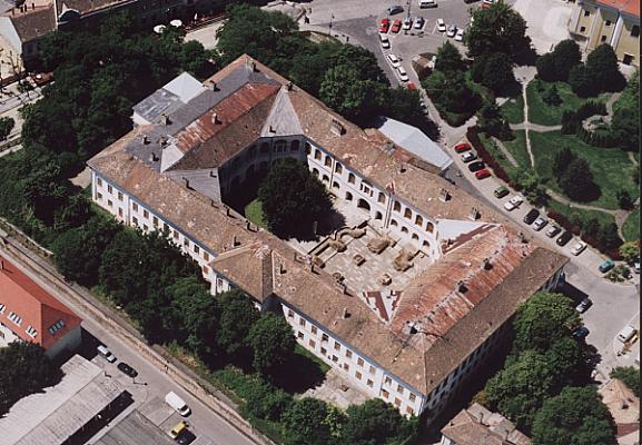 A középkori bencés apátság romjai