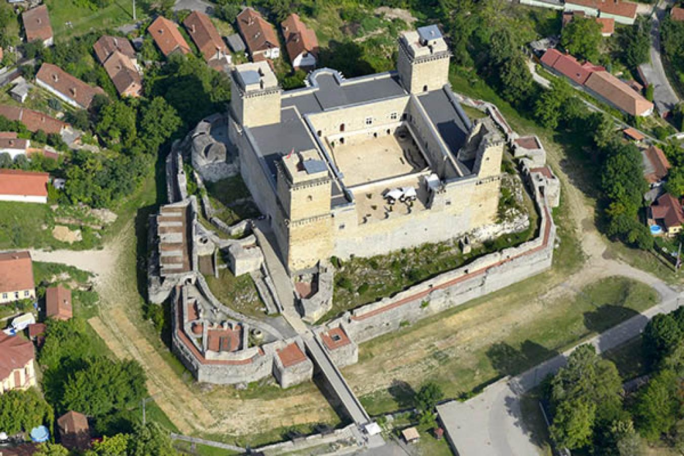 Diósgyőr családi kör: Diósgyőri vár – Vár-tető – Irén-forrás – Majláth