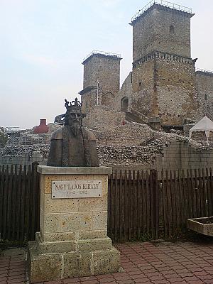Nagy Lajos király szobra