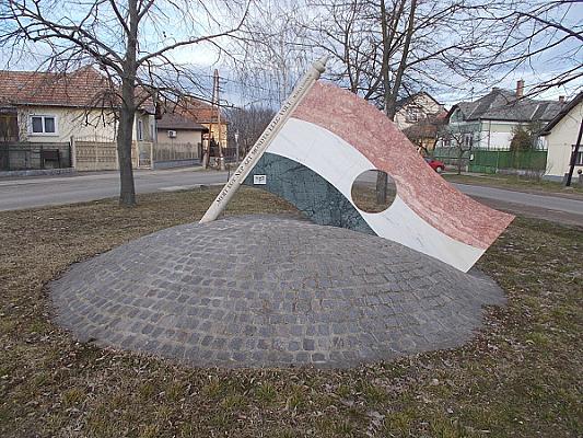 56-os emlékmű