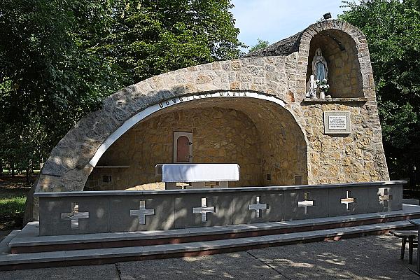 Lourdes-i barlang