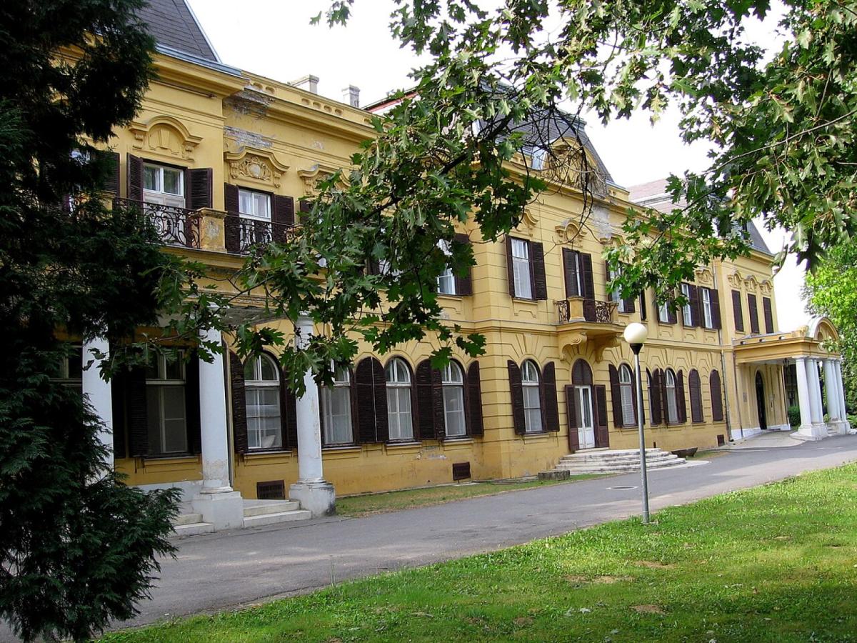 Marcali körtúra: Berzsenyi-obeliszk – Gombai-hegy – Szent Orbán-kápolna