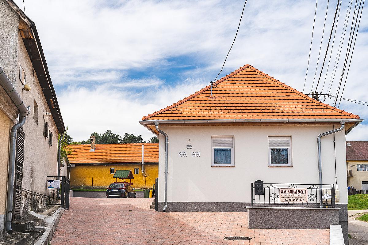 Apartmanház Bodajk