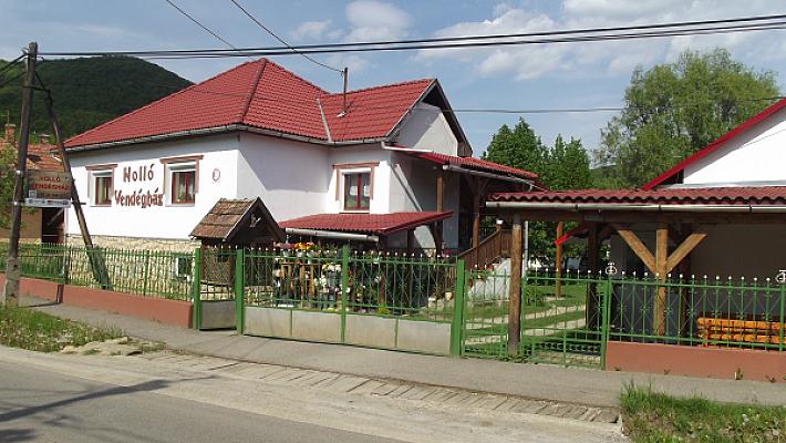 Holló Vendégház