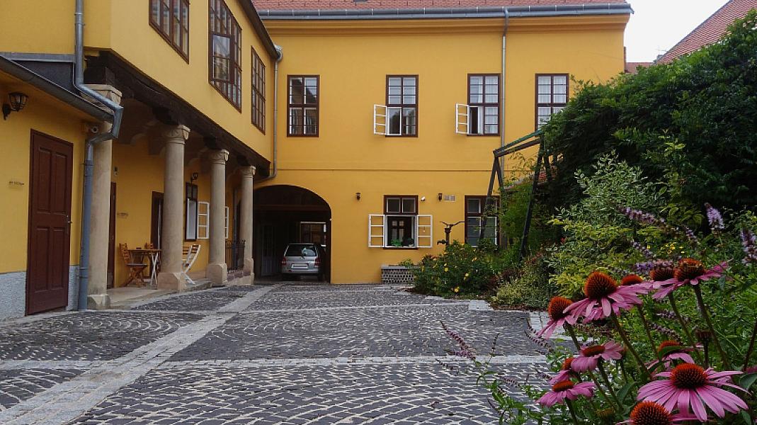 Ciszterci Szállás Pécs