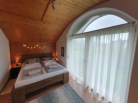 SZIKLASZIRT VENDÉGHÁZ